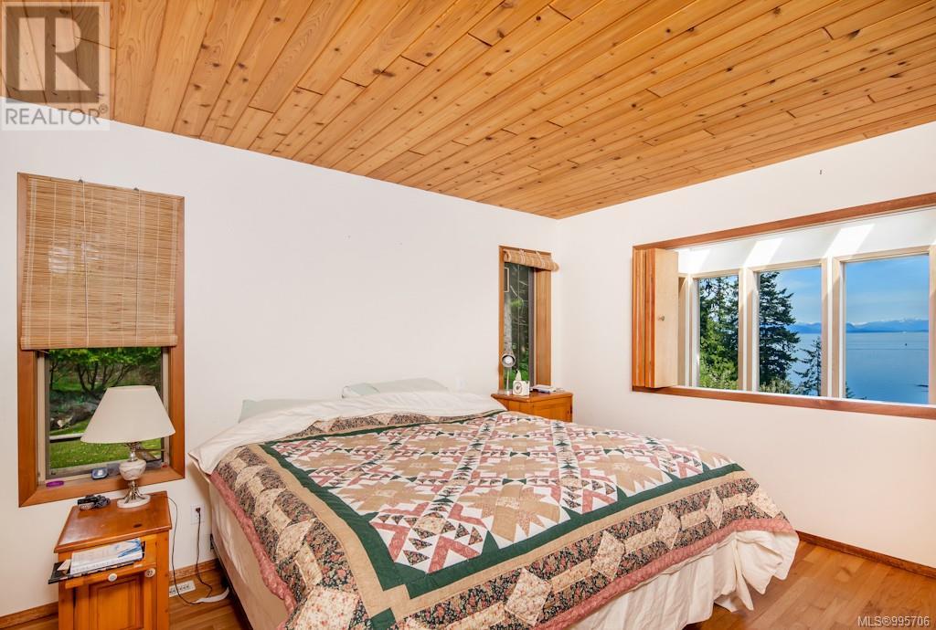 1180 Berry Point Rd, Gabriola Island