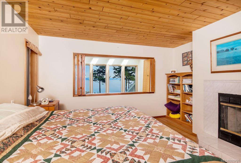 1180 Berry Point Rd, Gabriola Island