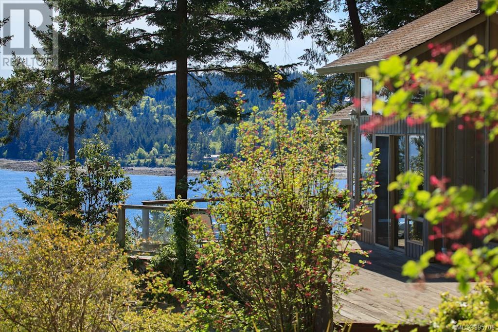 1180 Berry Point Rd, Gabriola Island