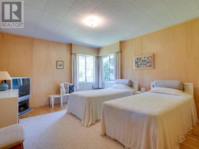 6956 VICTORIA STREET, Powell River