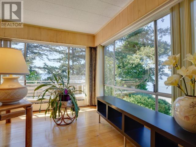 6956 VICTORIA STREET, Powell River