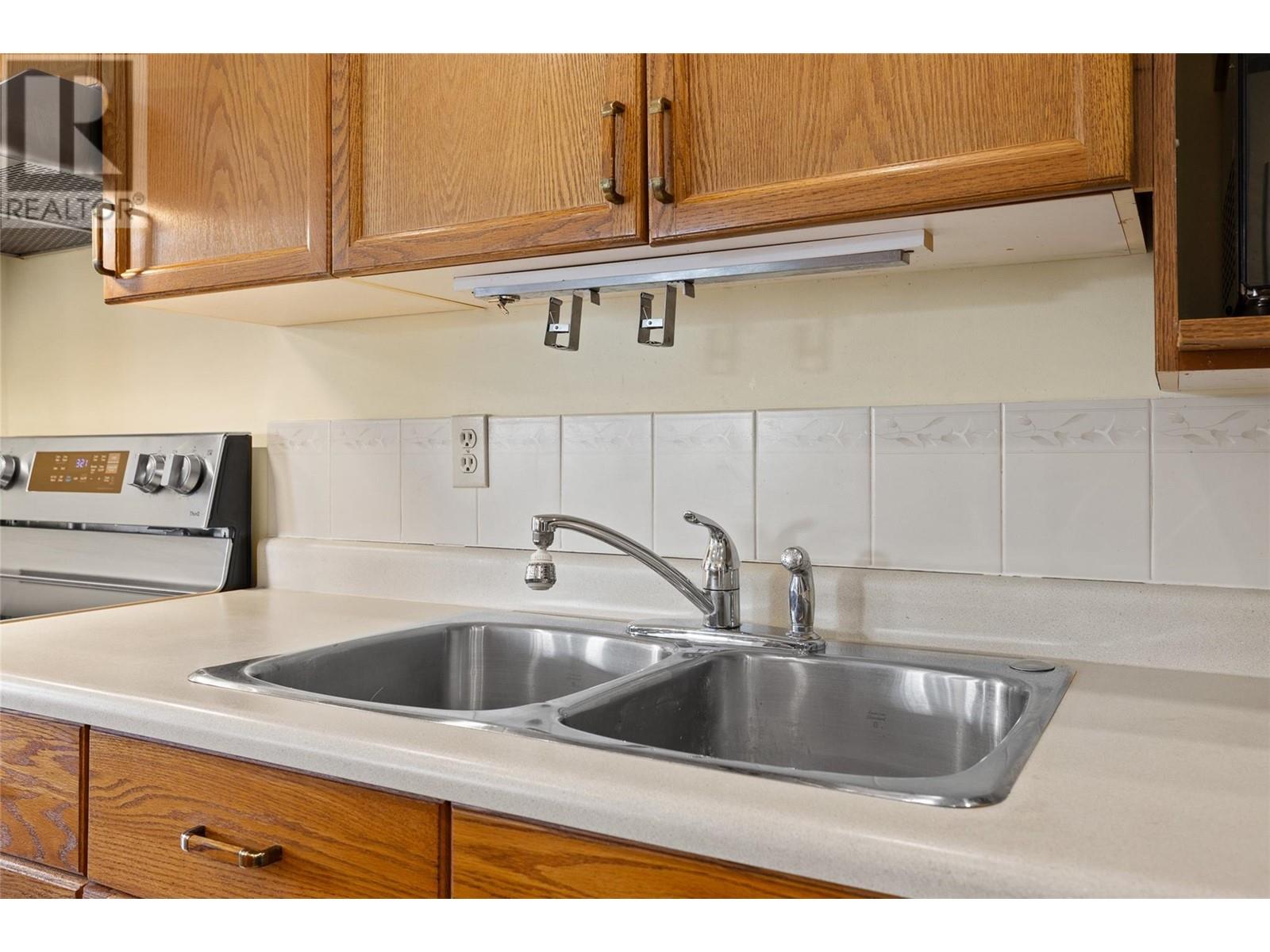 210 3815 Brown Road, West Kelowna