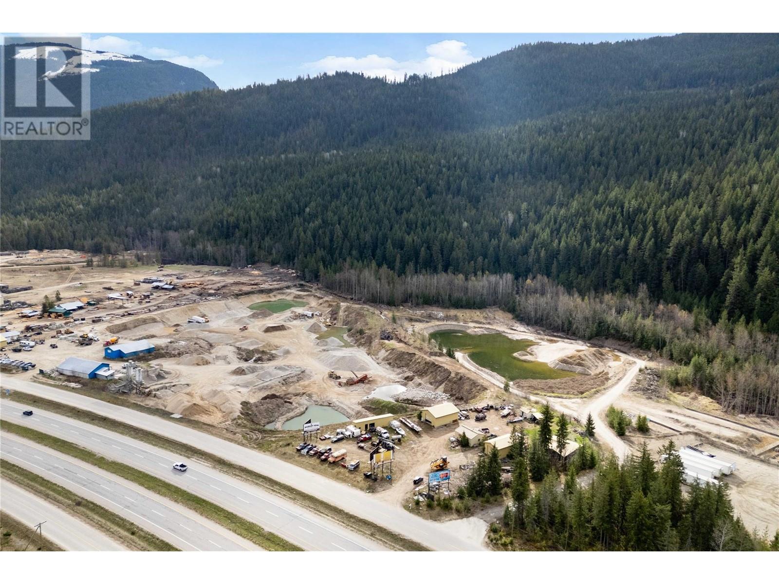 Photo 34 of 3354 Oxbow Frontage Road, Malakwa BC