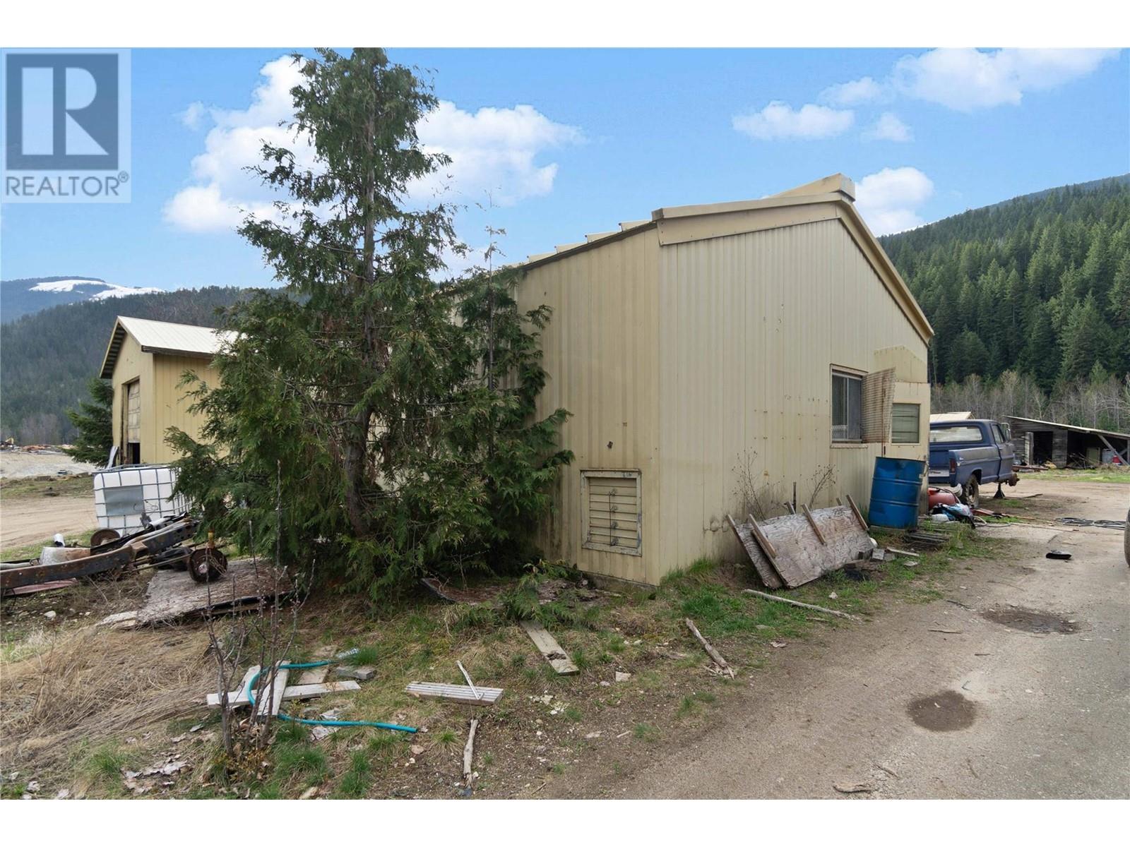 Photo 51 of 3354 Oxbow Frontage Road, Malakwa BC