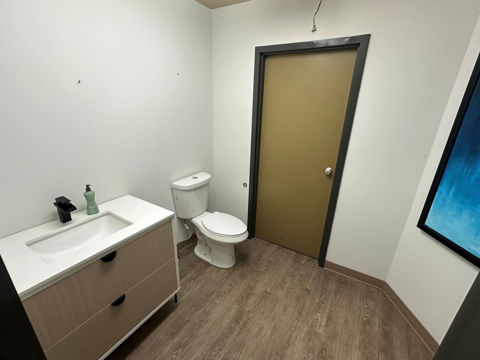 Photo 6 of 227 Portage Ave, Winnipeg MB