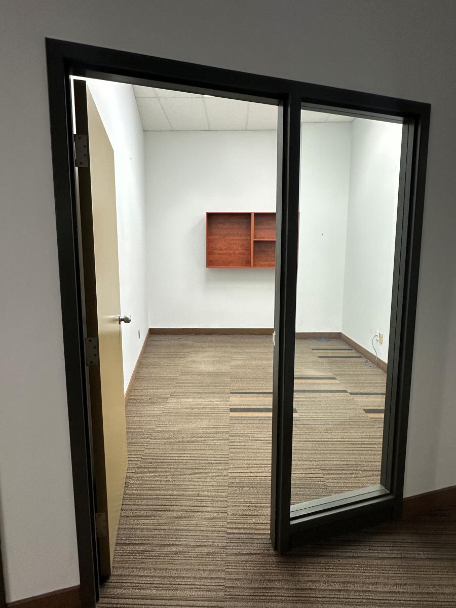 Photo 5 of 227 Portage Ave, Winnipeg MB