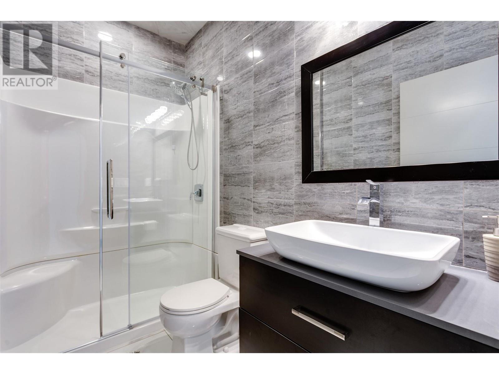  7217 Lakeridge Place, Vernon