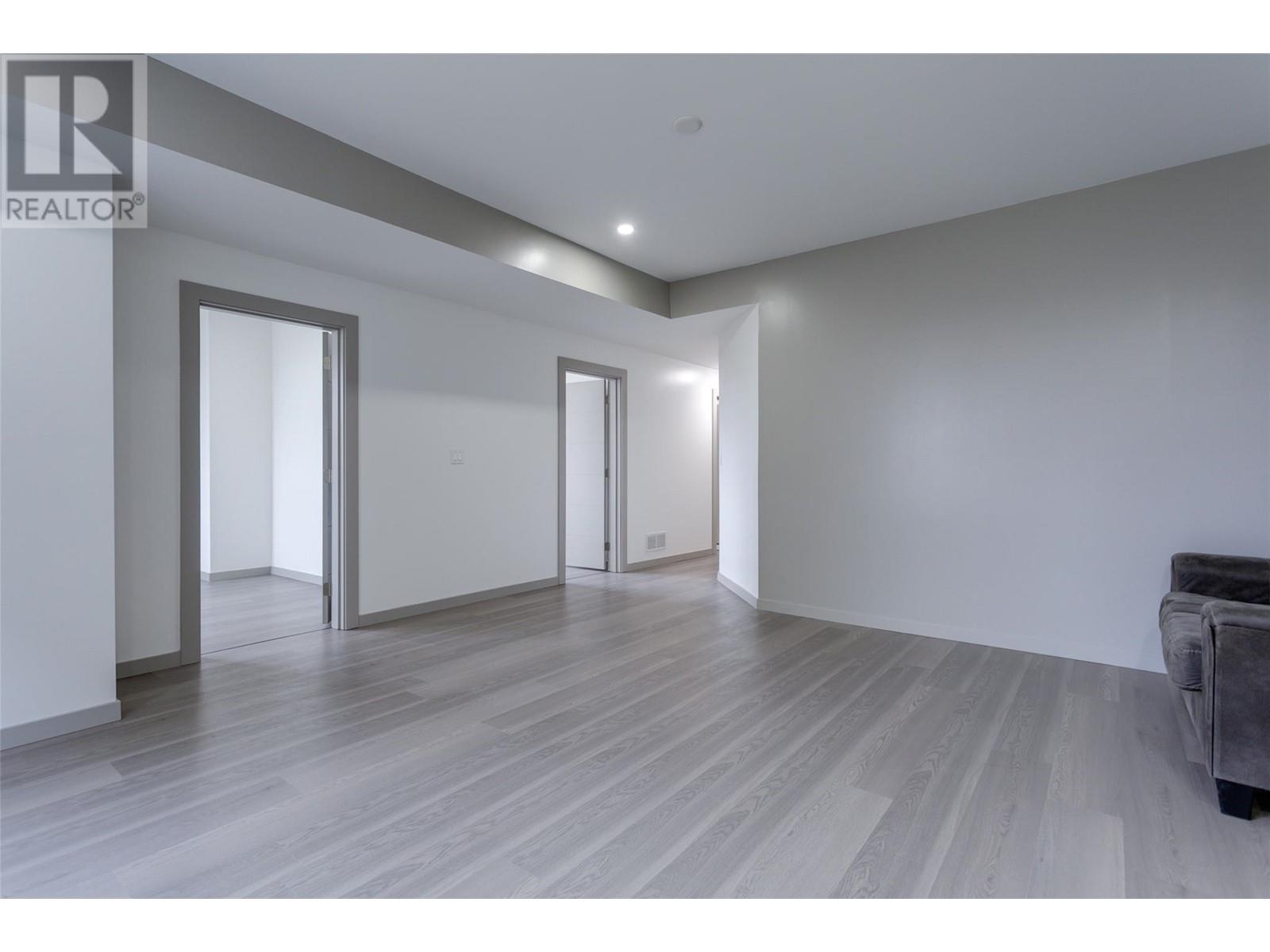  7217 Lakeridge Place, Vernon