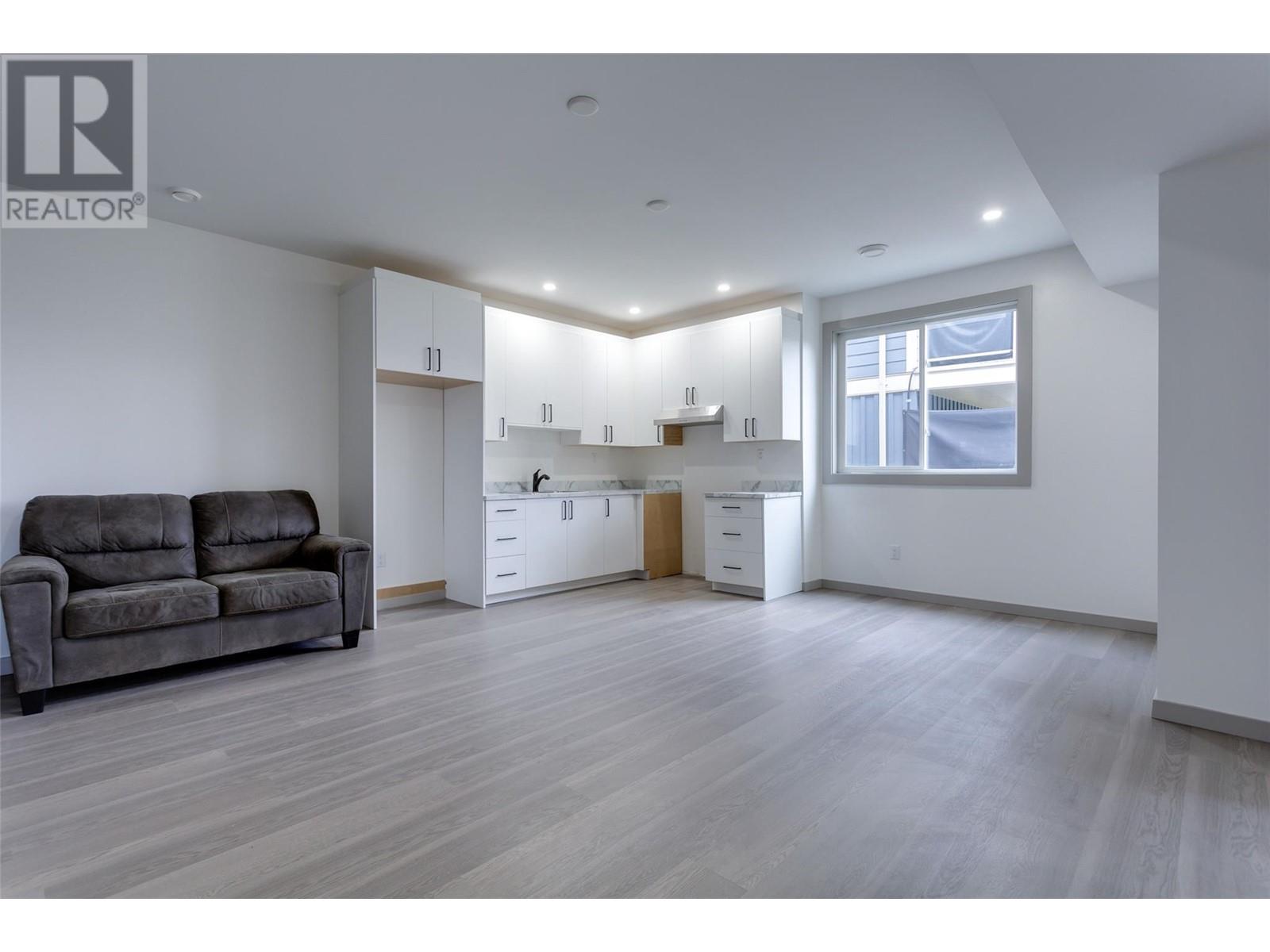 7217 Lakeridge Place, Vernon