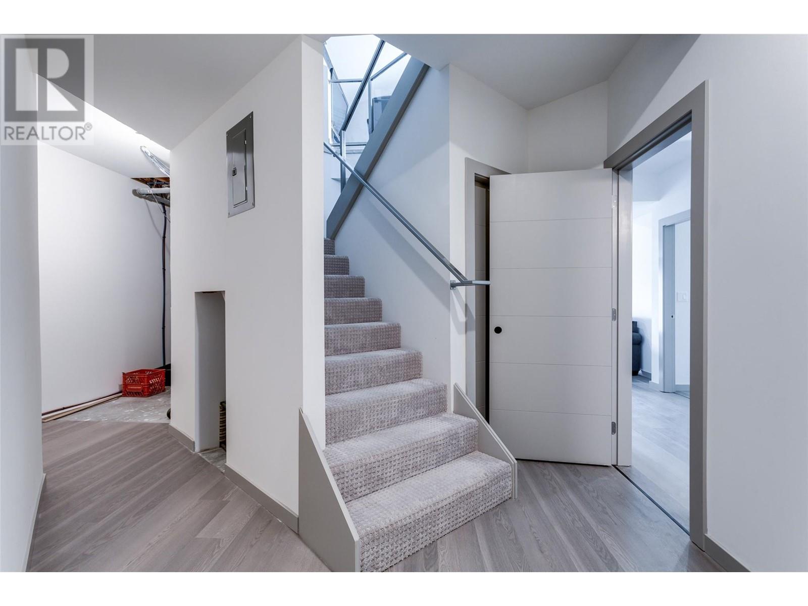  7217 Lakeridge Place, Vernon