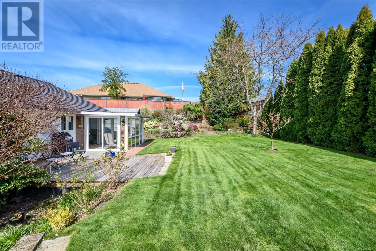 1887 Valley View Dr, Courtenay