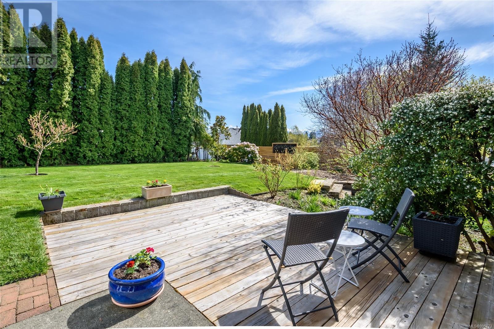 1887 Valley View Dr, Courtenay