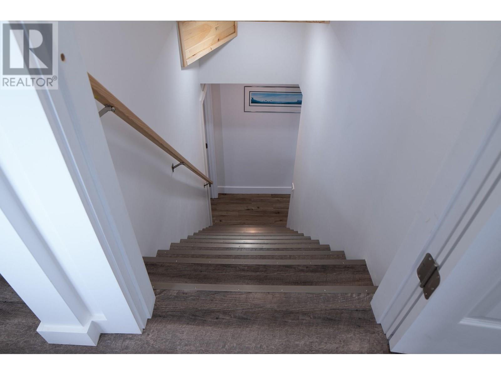 Photo 20 of 403 8th Avenue S, Creston BC