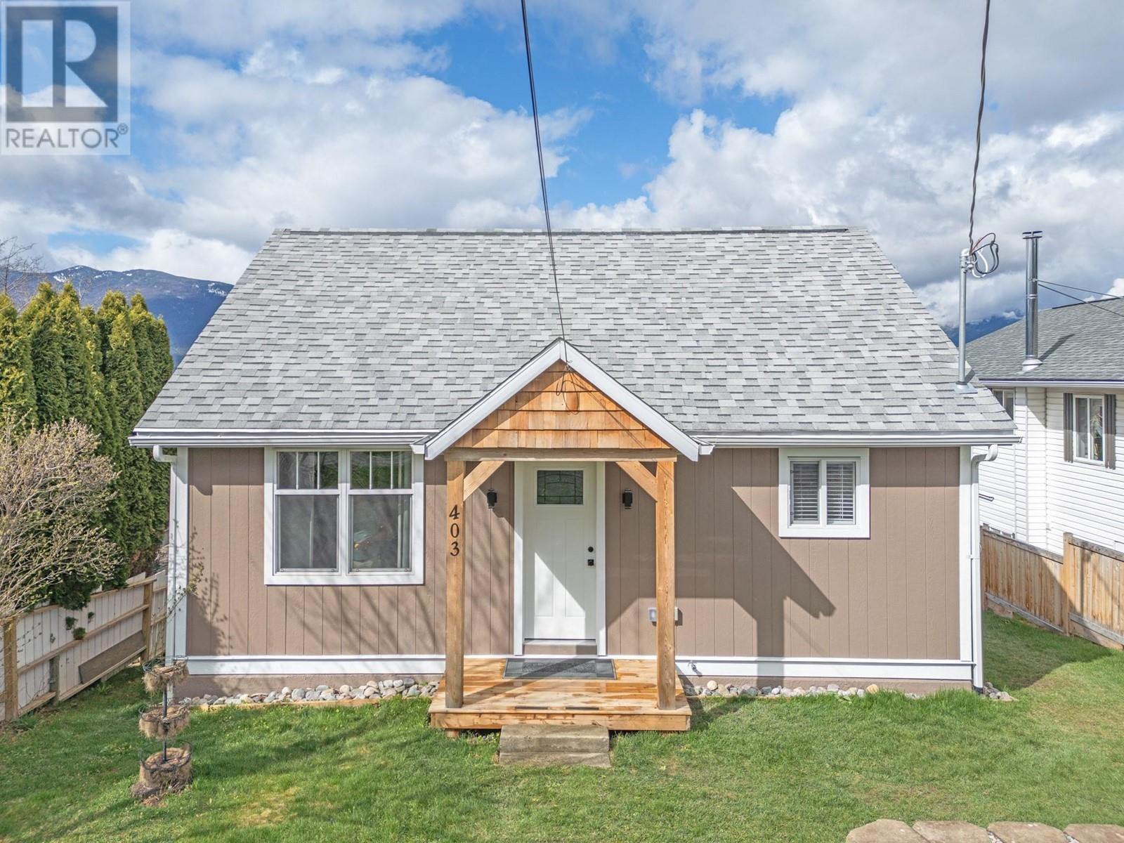 Photo 2 of 403 8th Avenue S, Creston BC