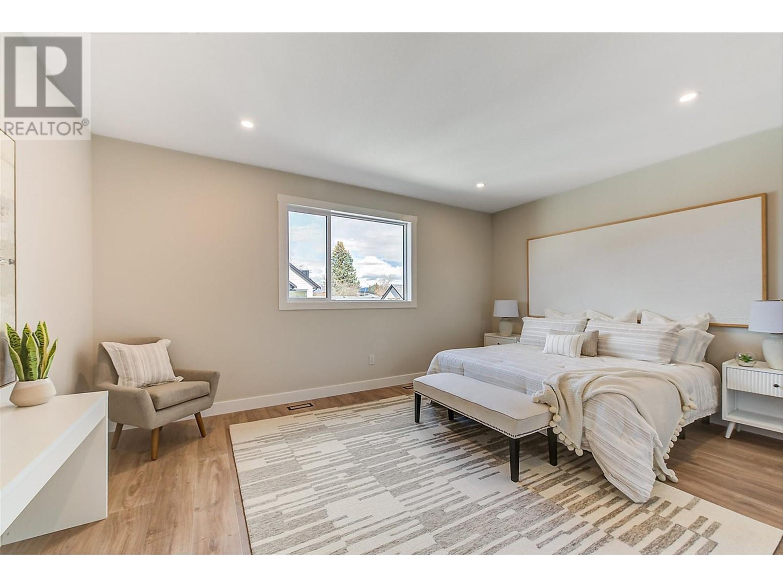 1 - 4 732 Coopland Crescent, Kelowna