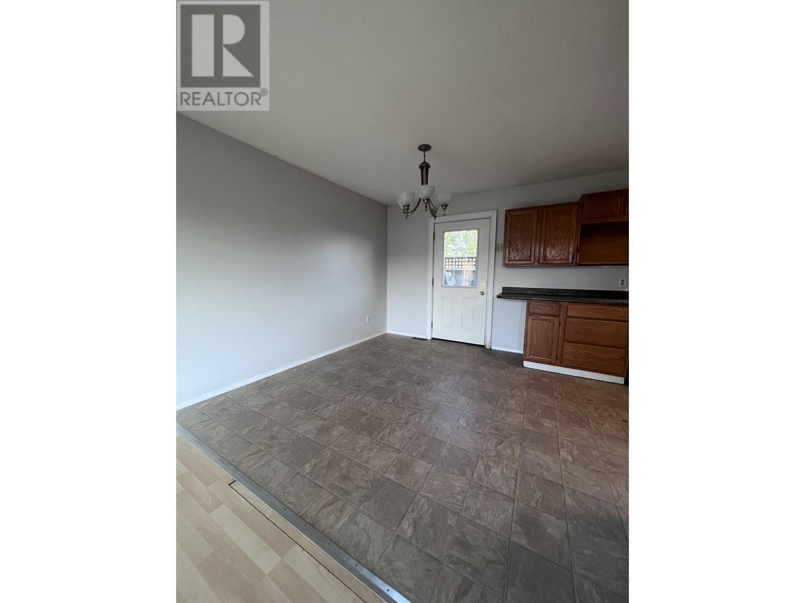3955 COTTONWOOD ROAD, Fort Nelson