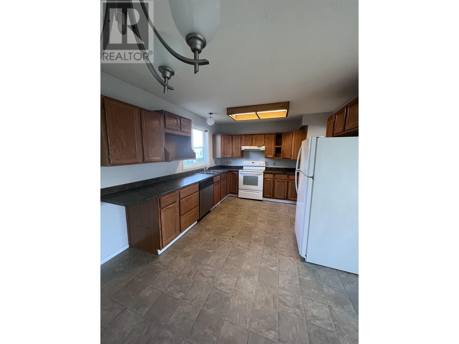 3955 COTTONWOOD ROAD, Fort Nelson