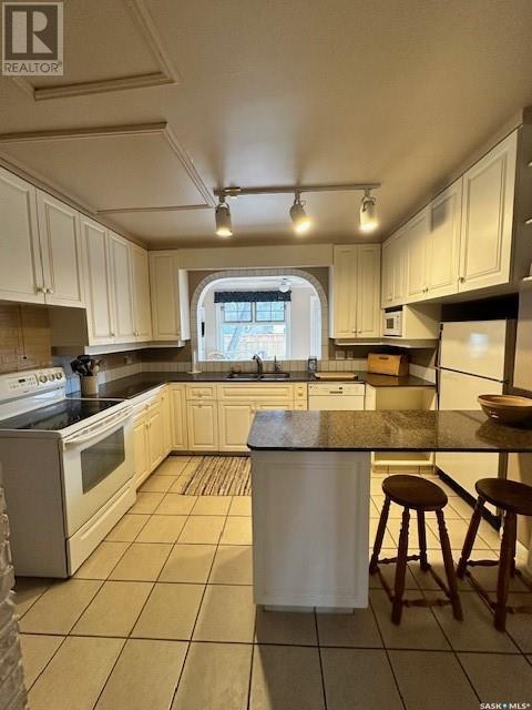 Photo 11 of 3005 Angus Street, Regina SK