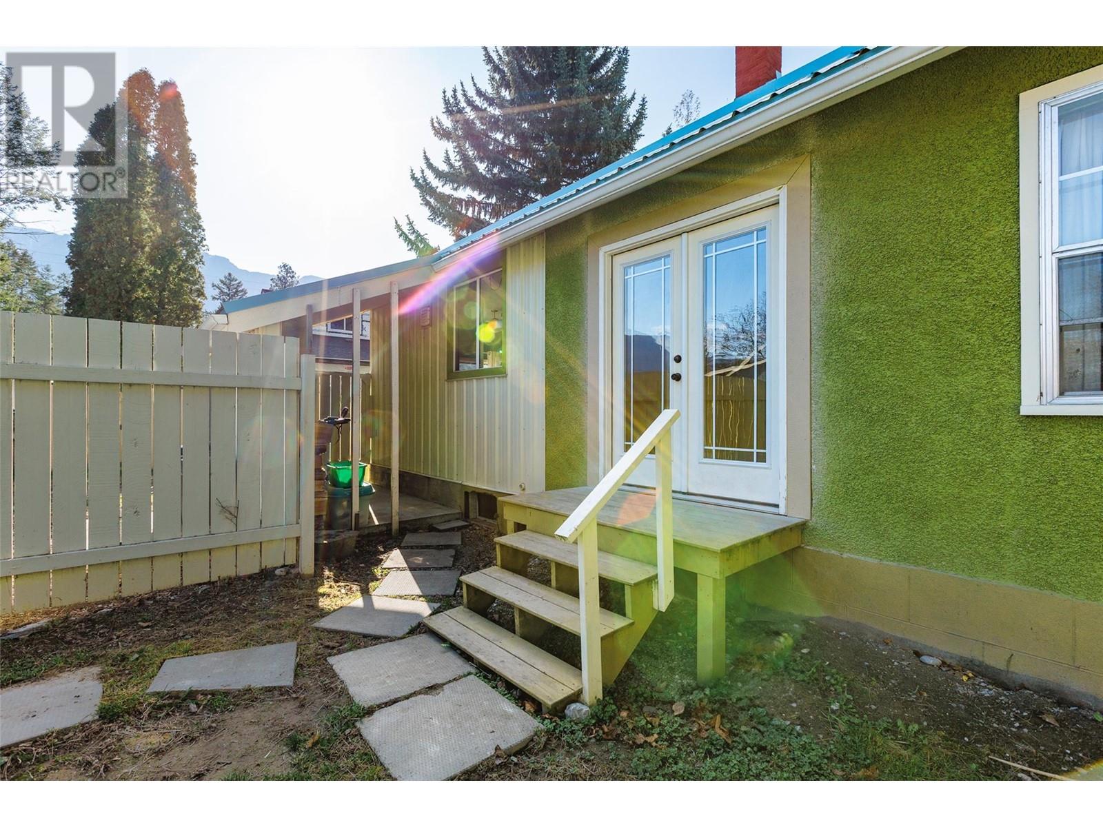 3092 24th Street, Creston