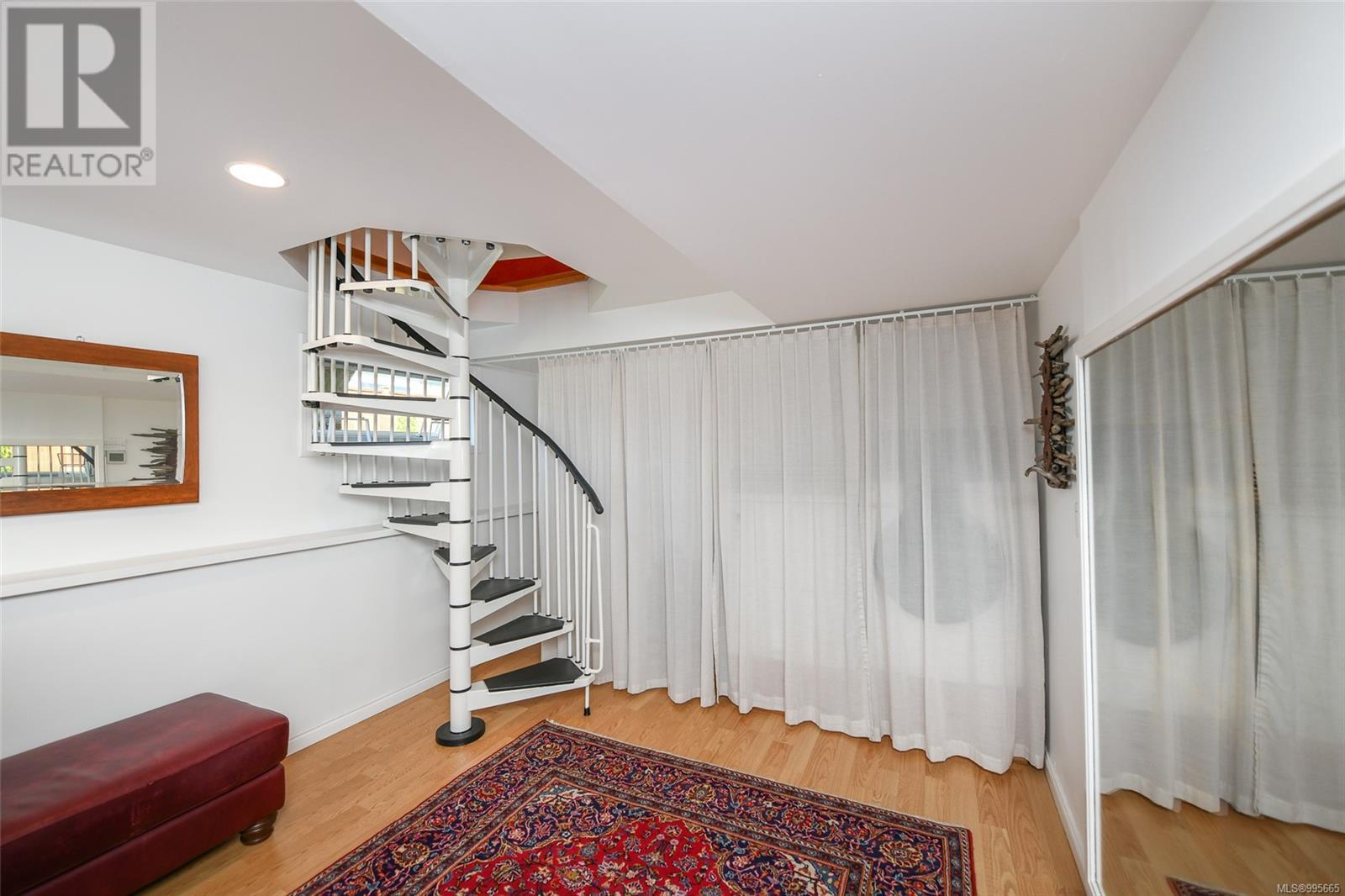 231 Beach Dr, Comox