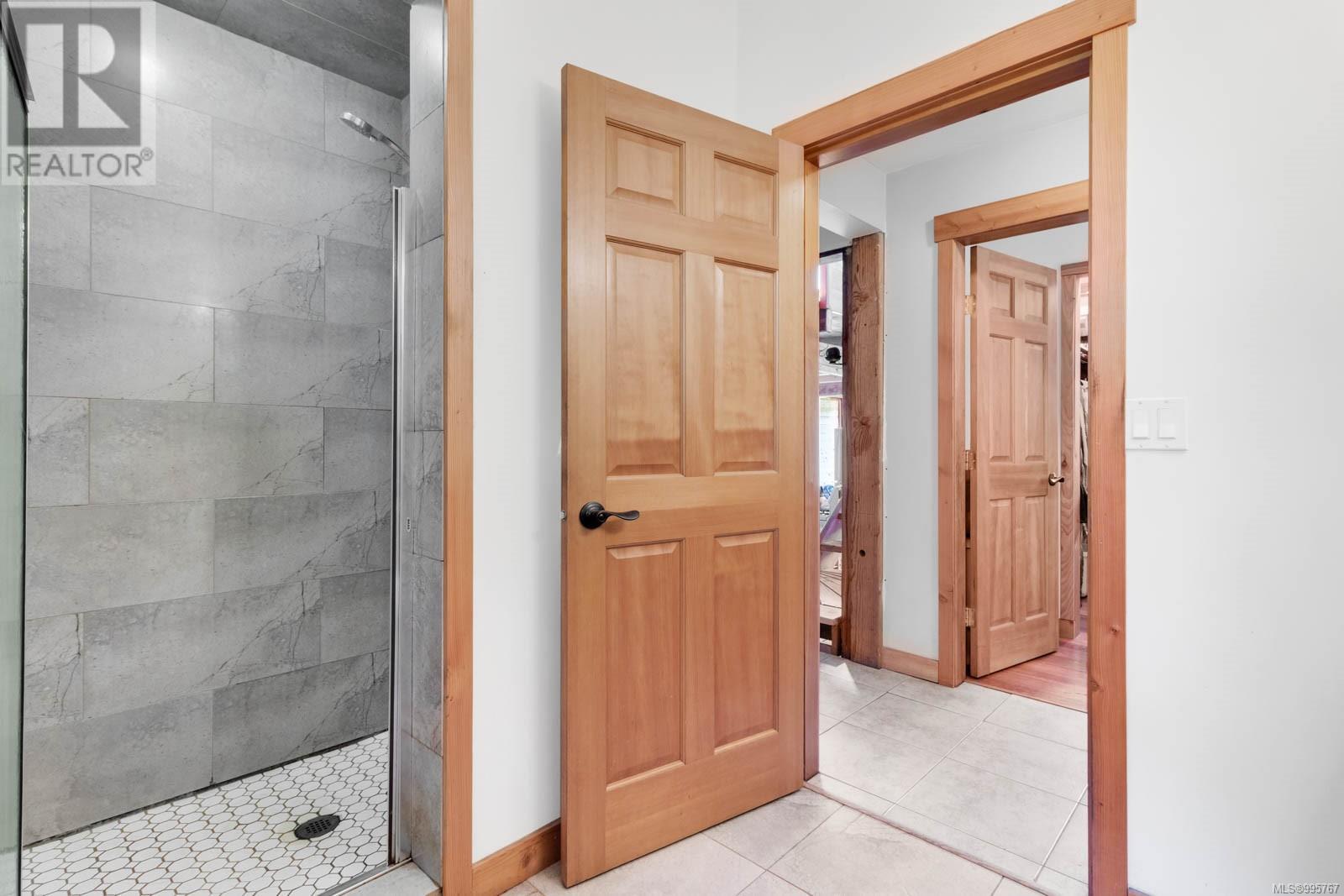 2 Welch Rd, Lasqueti Island