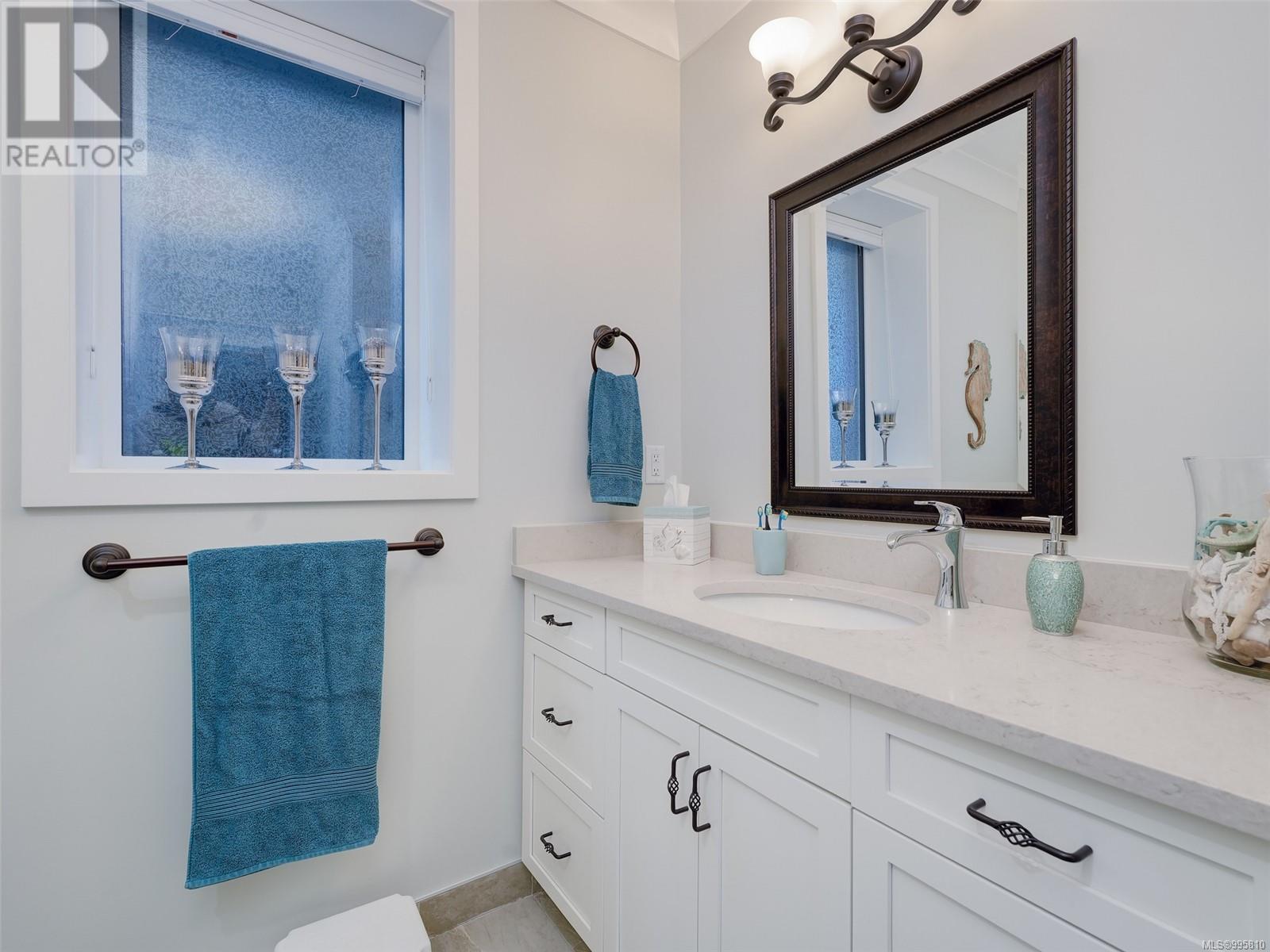 8B 1000 SookePoint Place, Sooke