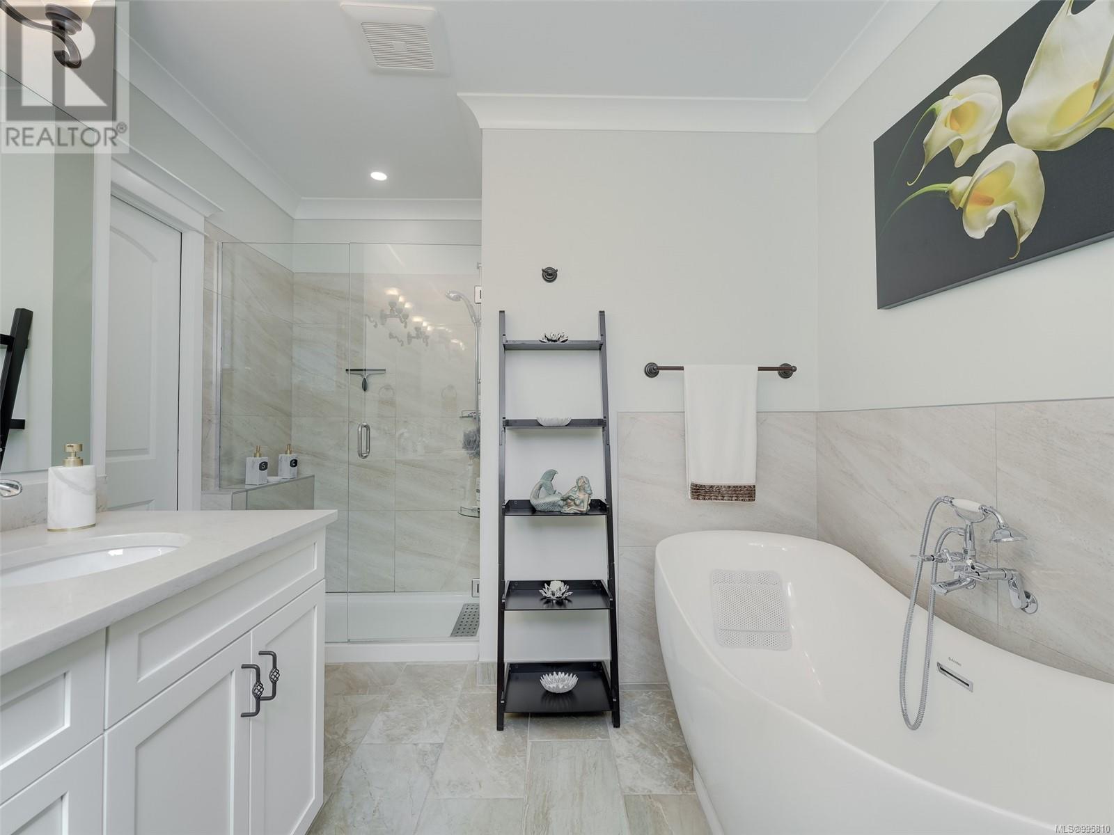 8B 1000 SookePoint Place, Sooke