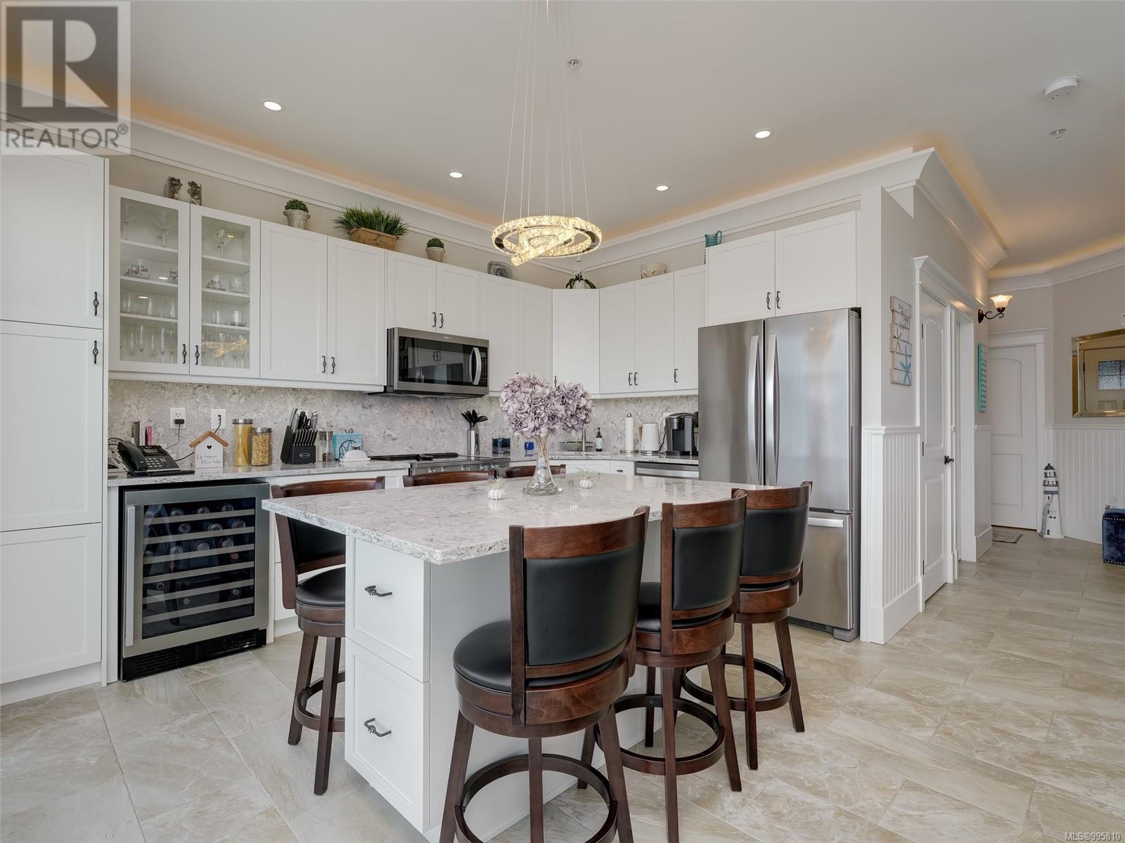 8B 1000 SookePoint Place, Sooke