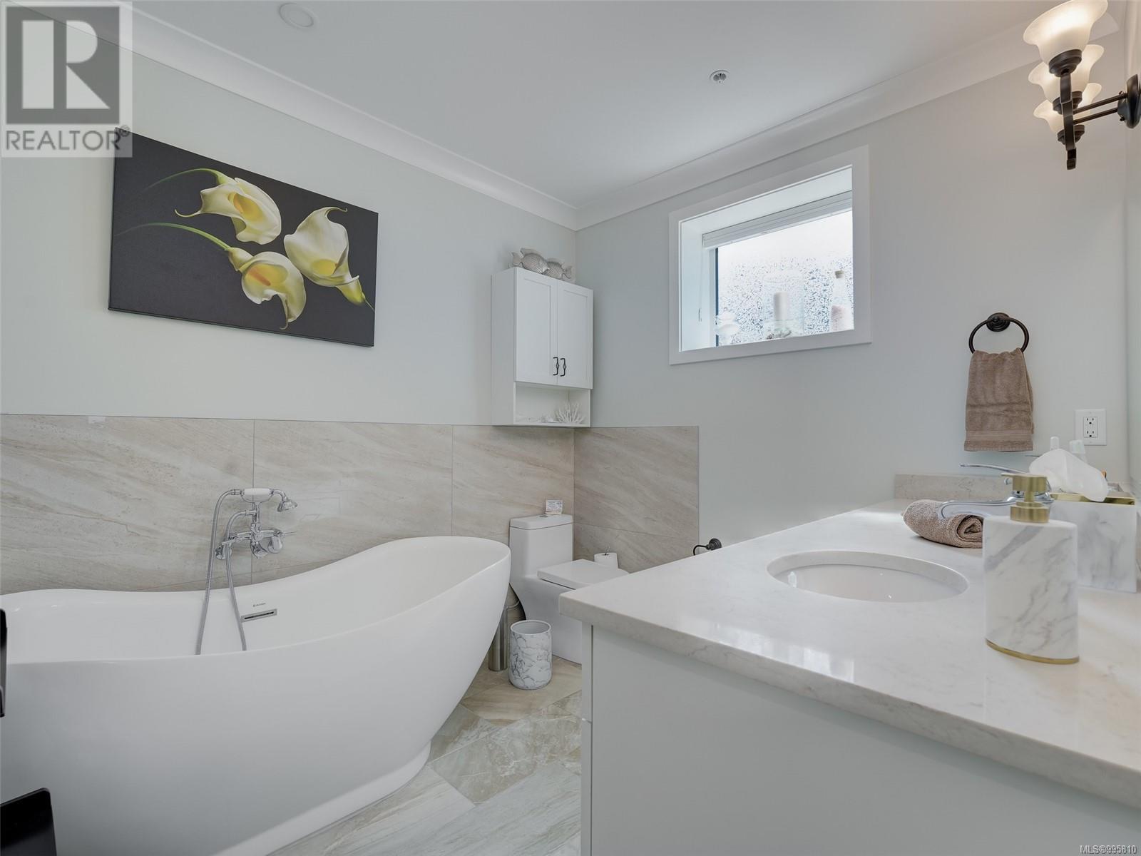 8B 1000 SookePoint Place, Sooke