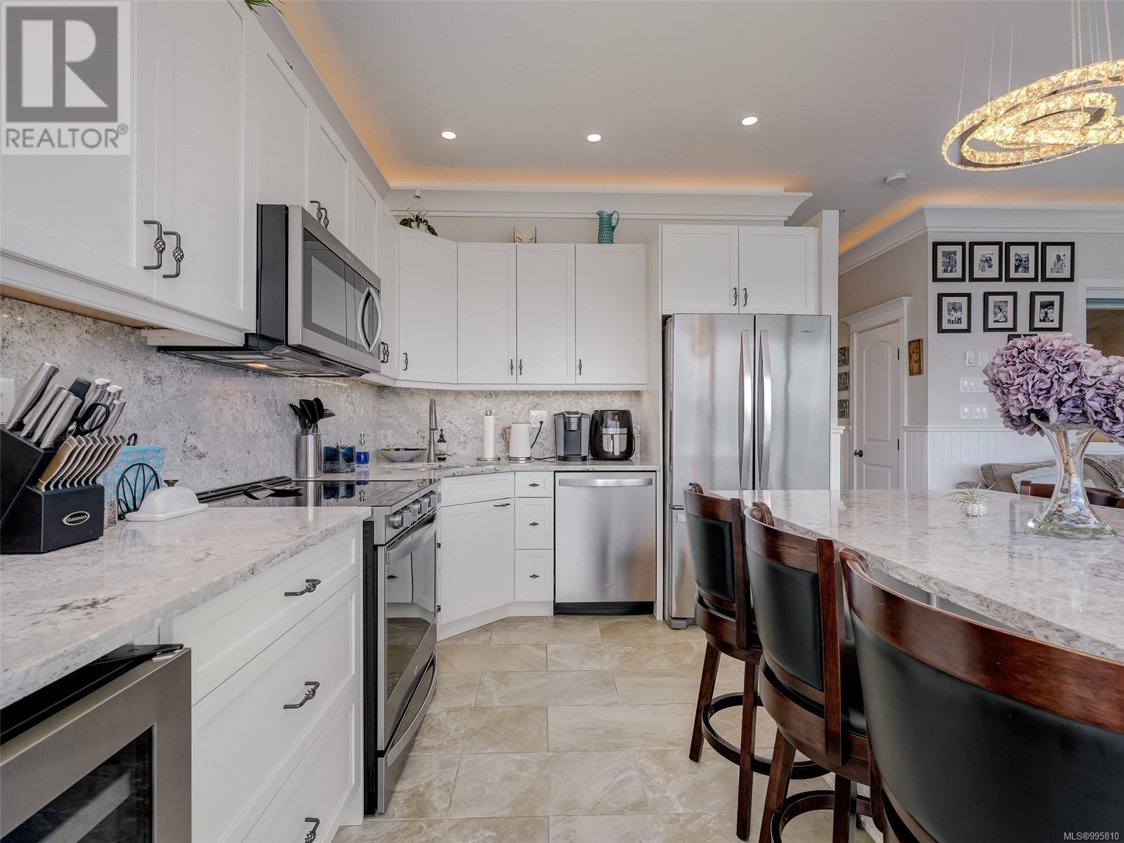 8B 1000 SookePoint Place, Sooke