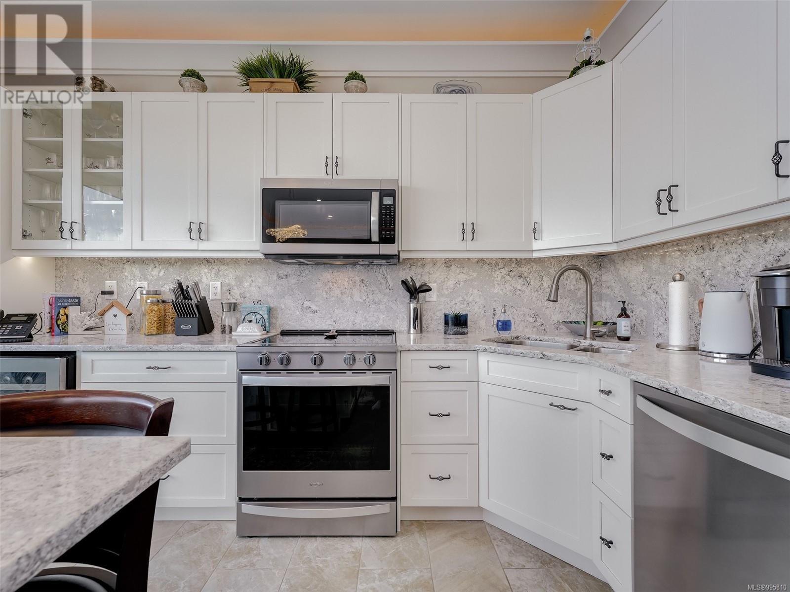 8B 1000 SookePoint Place, Sooke