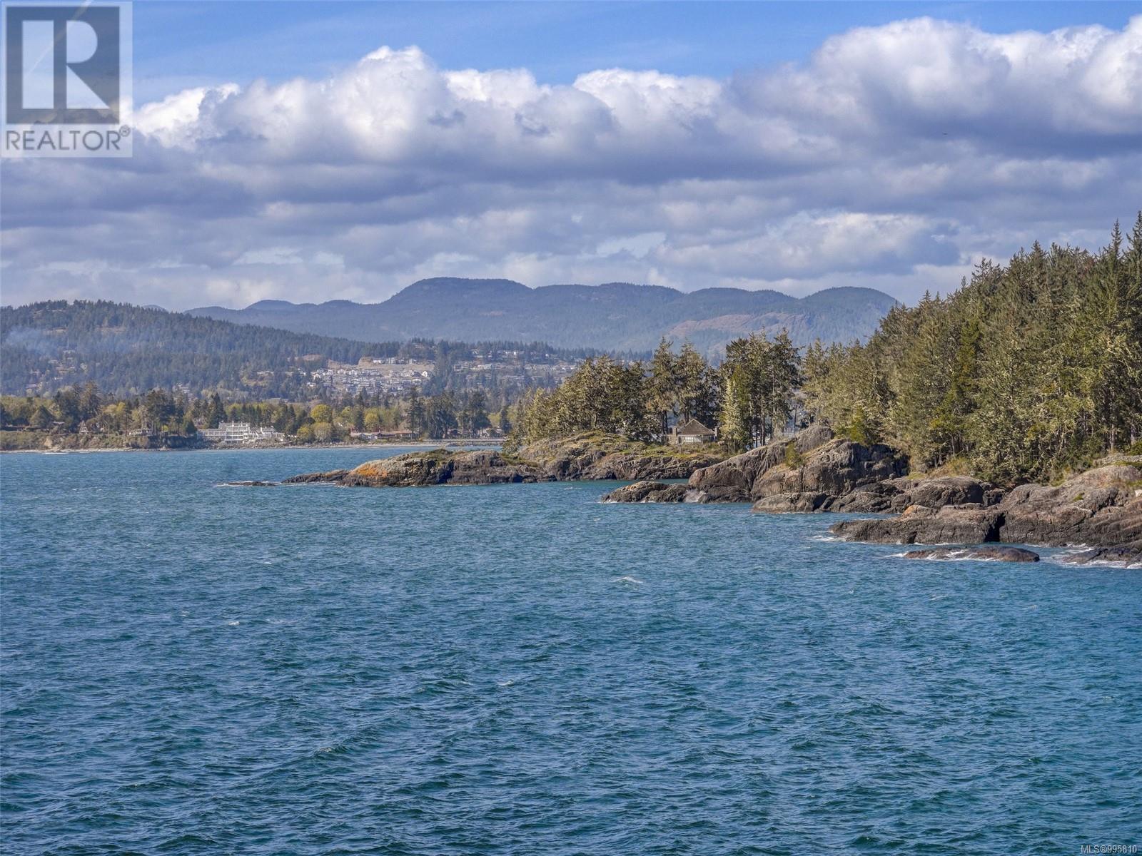 8B 1000 SookePoint Place, Sooke