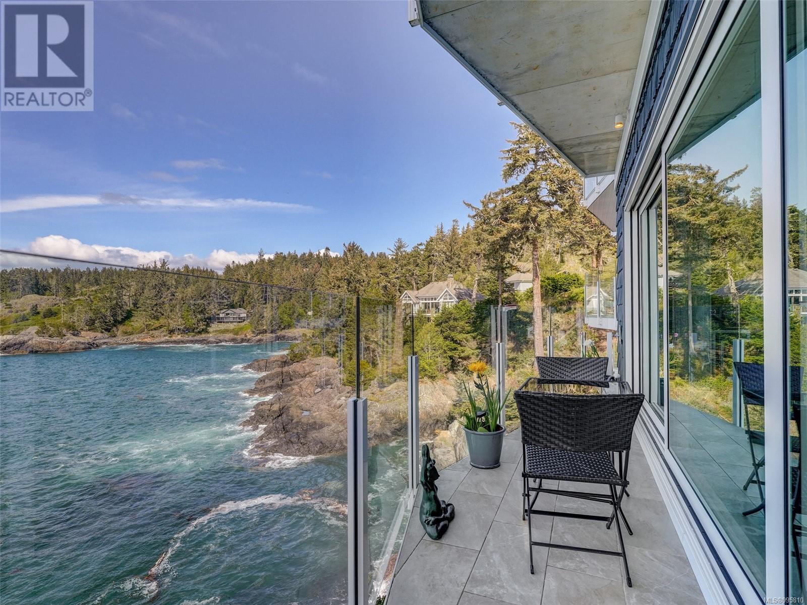 8B 1000 SookePoint Place, Sooke