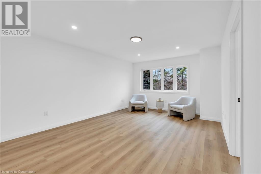 Photo 30 of 29 Kingfisher Drive, Hamilton ON