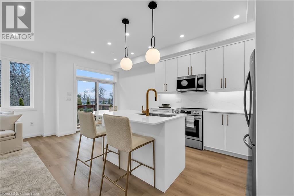 Photo 17 of 29 Kingfisher Drive, Hamilton ON