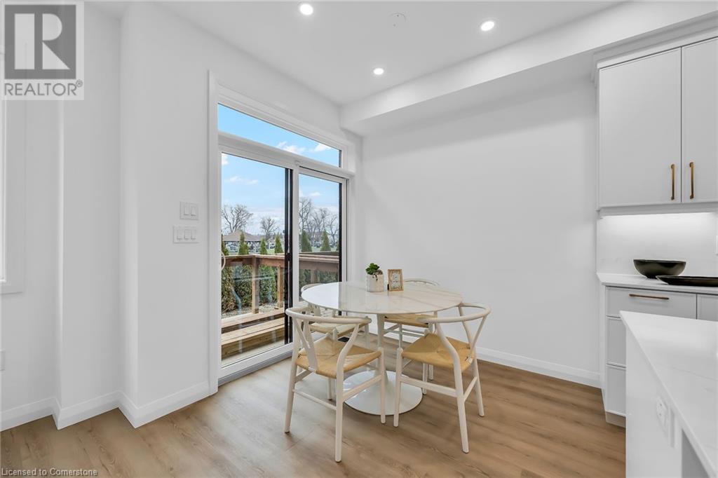 Photo 20 of 29 Kingfisher Drive, Hamilton ON