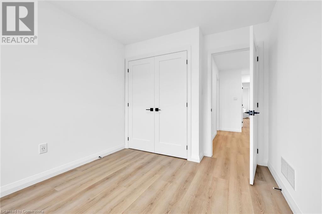 Photo 42 of 29 Kingfisher Drive, Hamilton ON