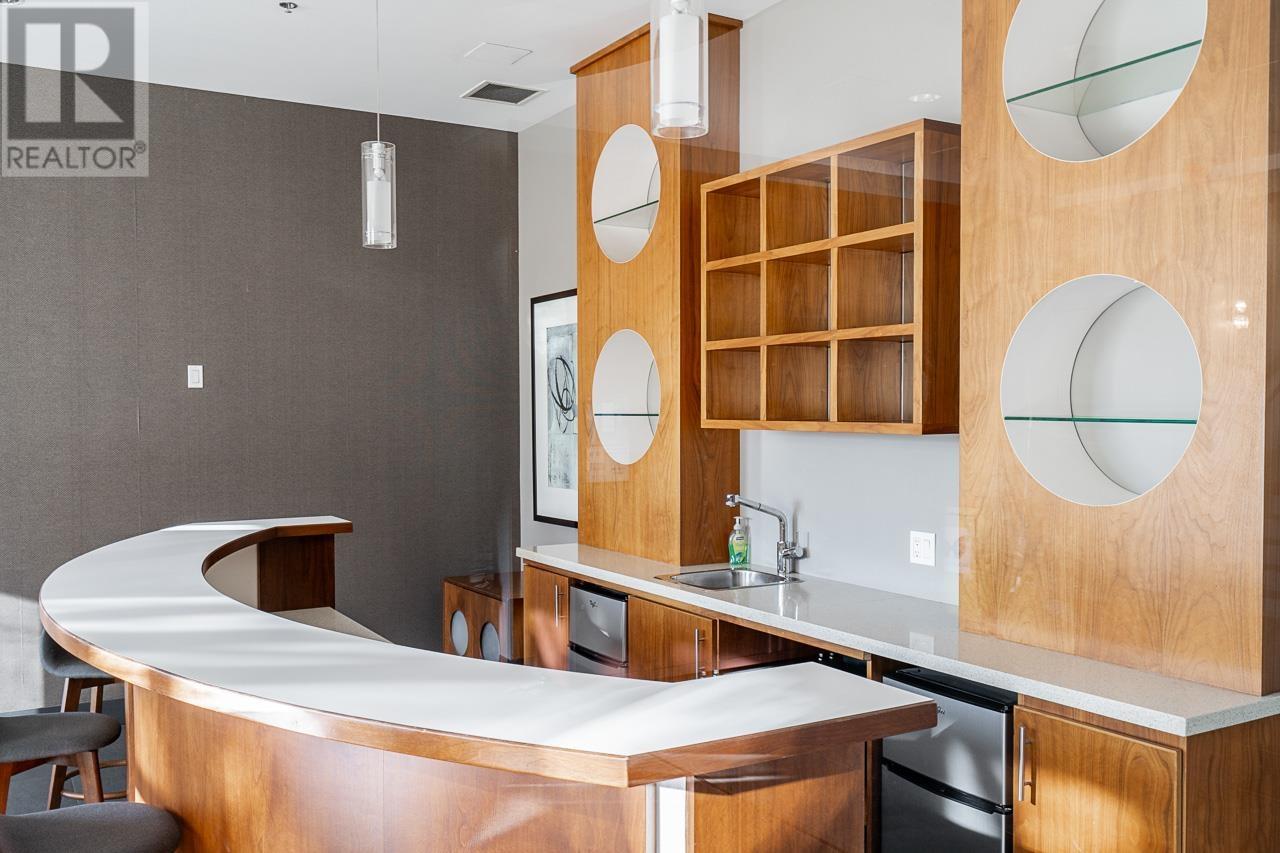704 989 BEATTY STREET, Vancouver