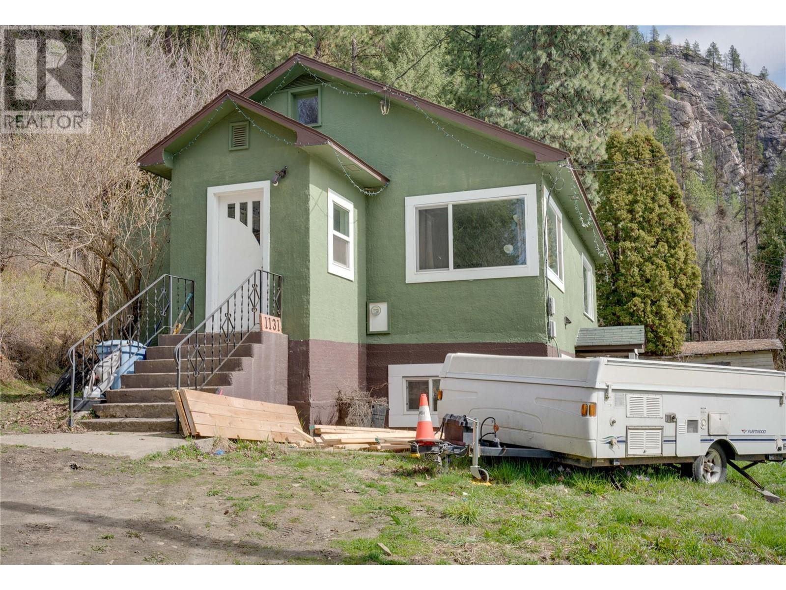 1131 COLUMBIA Heights, Castlegar