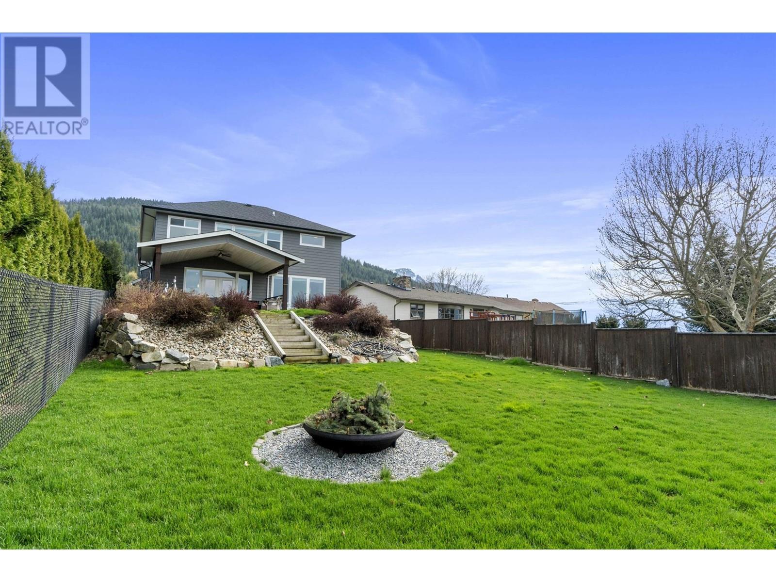  1351 15 Avenue Southeast, Salmon Arm