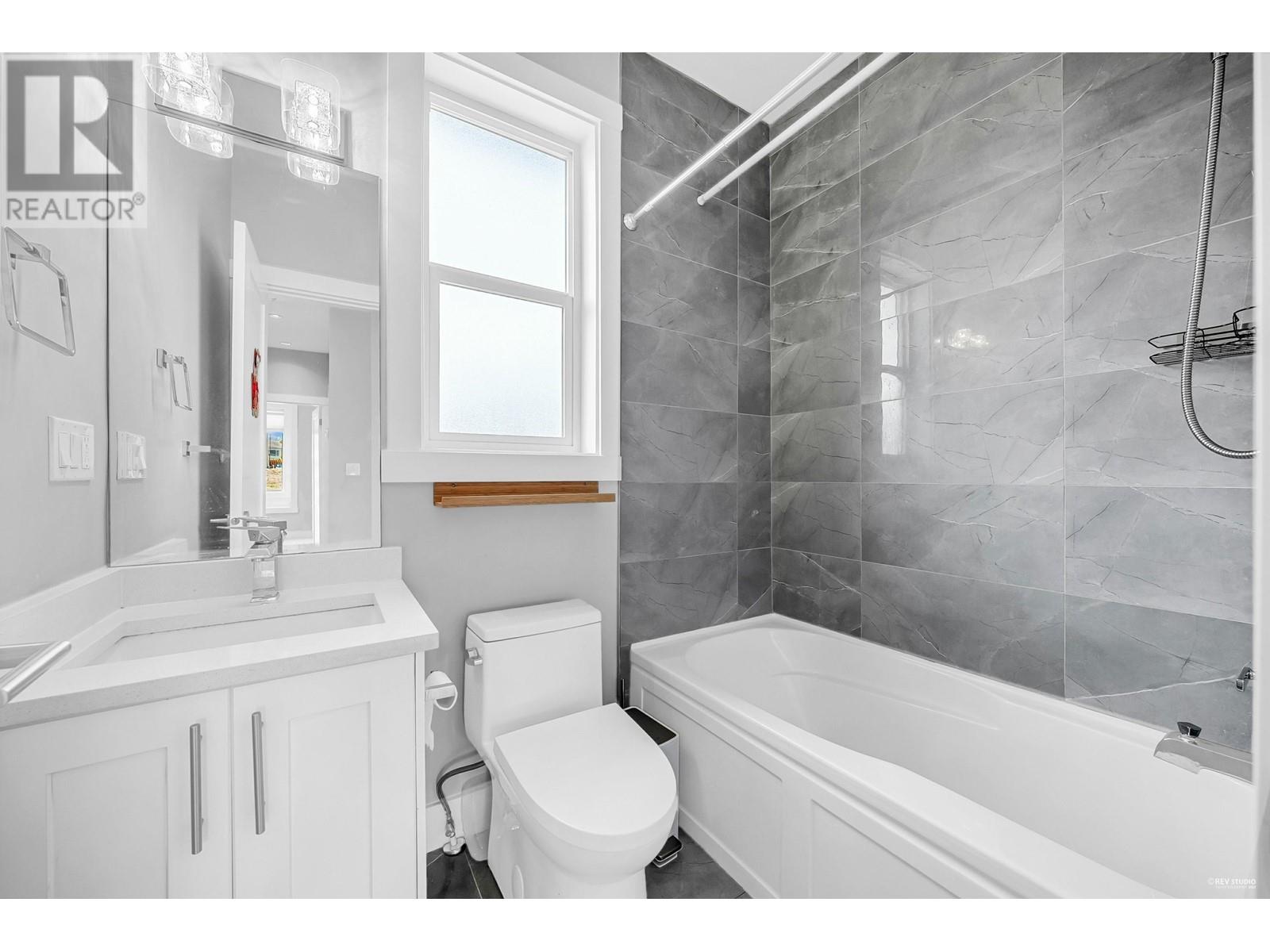Photo 32 of 5488 Canada Way, Burnaby BC