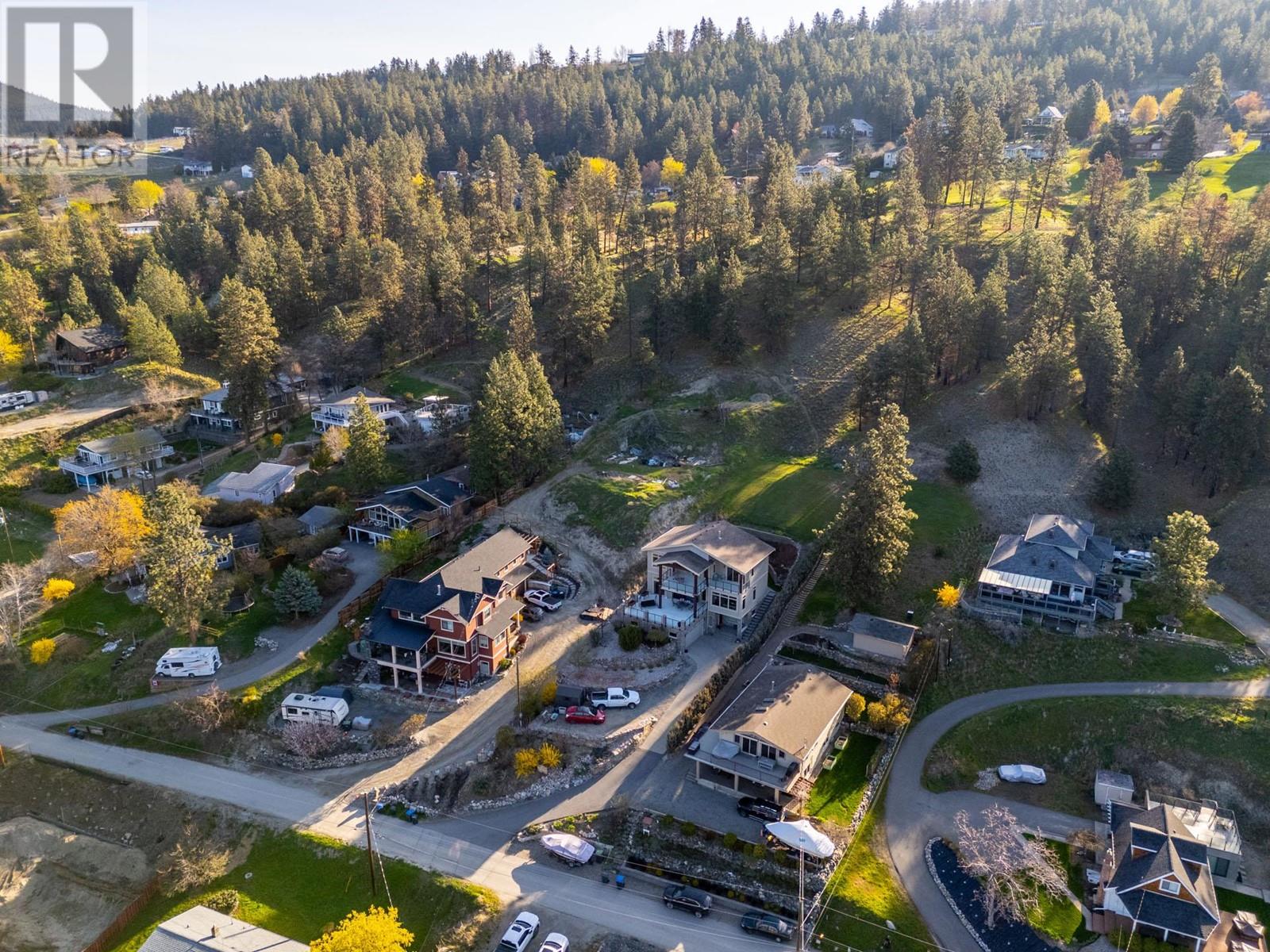 10989 Maddock Avenue, Lake Country
