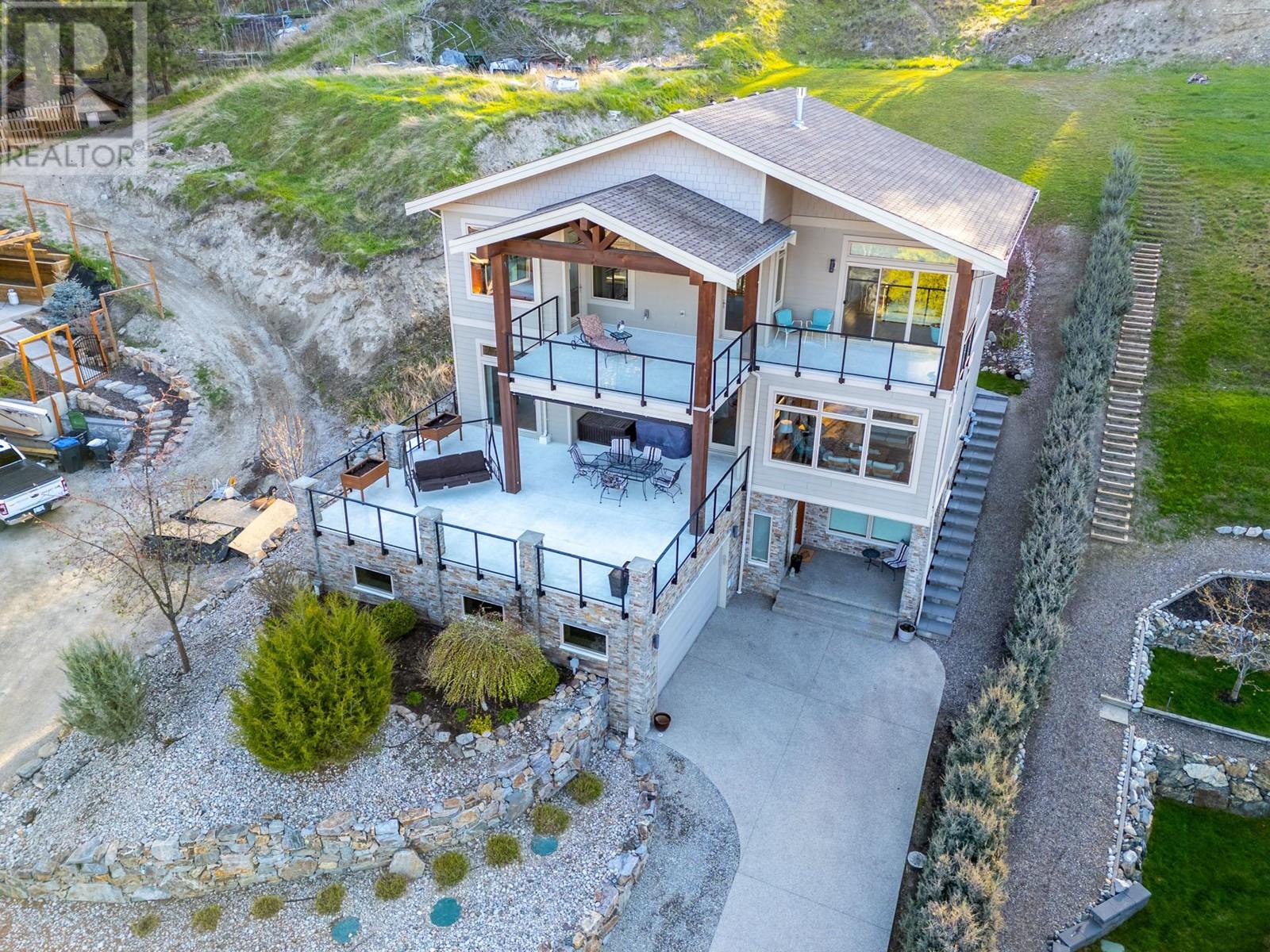 10989 Maddock Avenue, Lake Country
