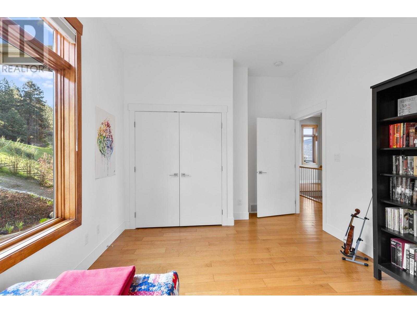 10989 Maddock Avenue, Lake Country