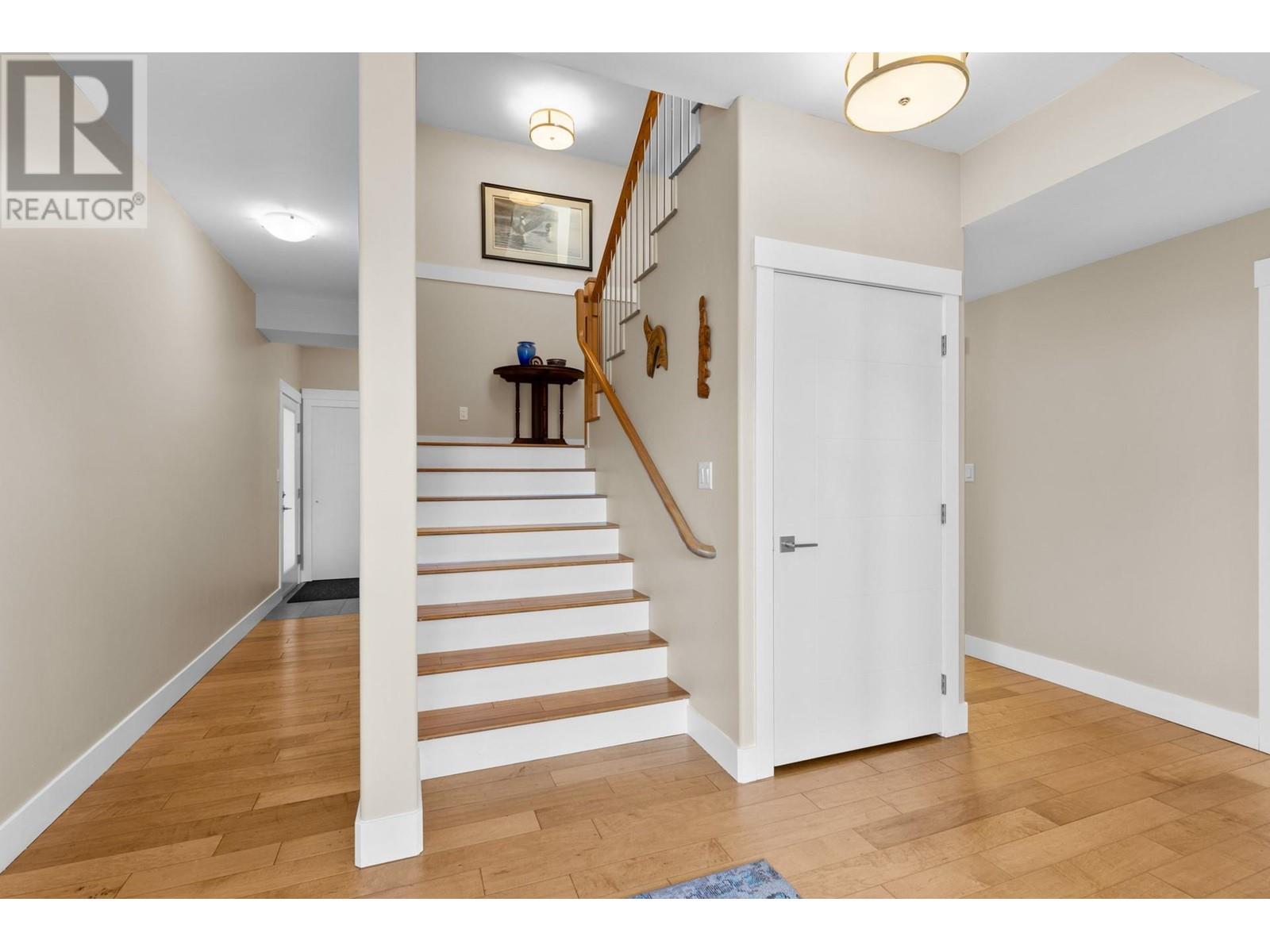 10989 Maddock Avenue, Lake Country