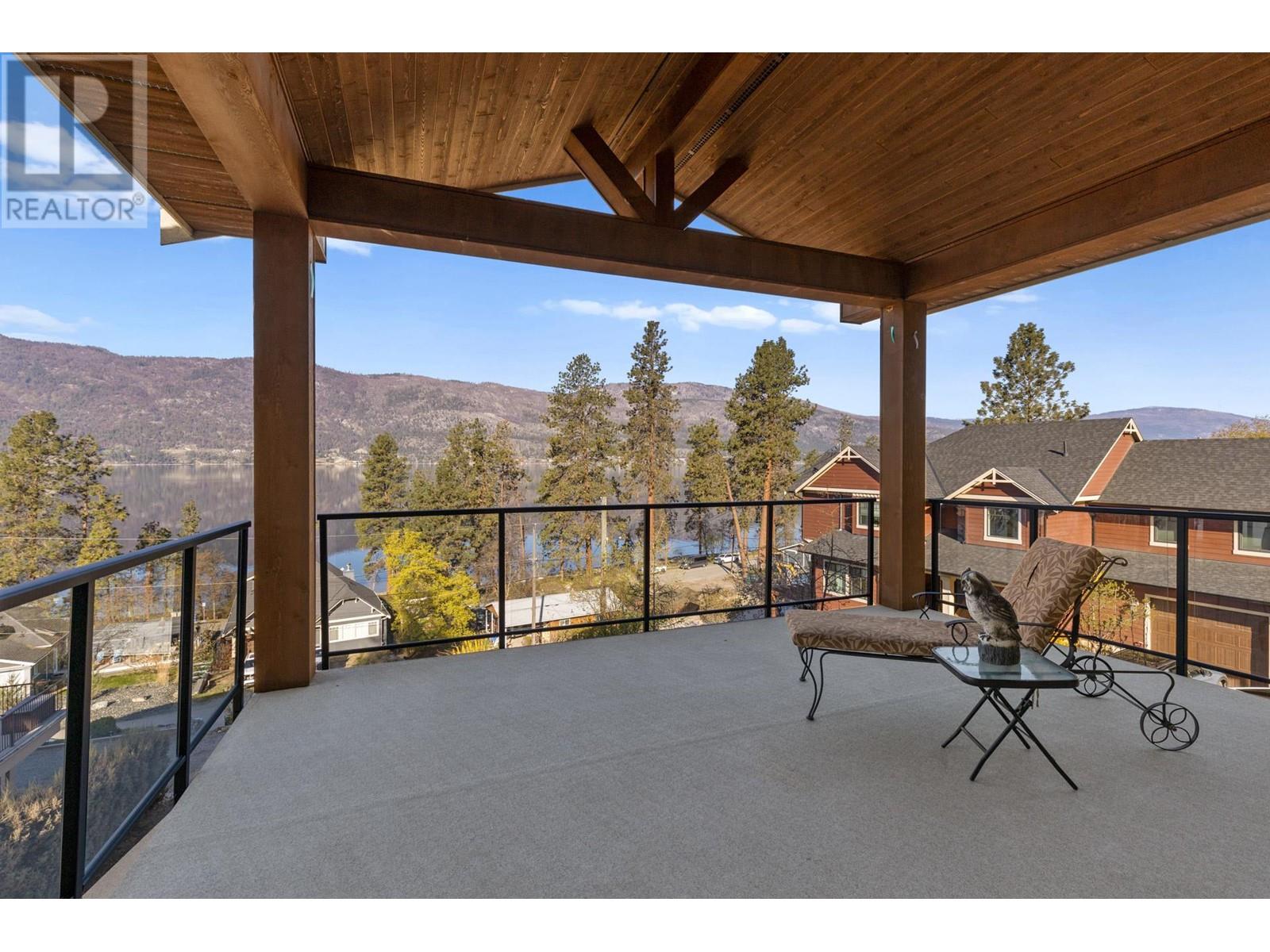 10989 Maddock Avenue, Lake Country