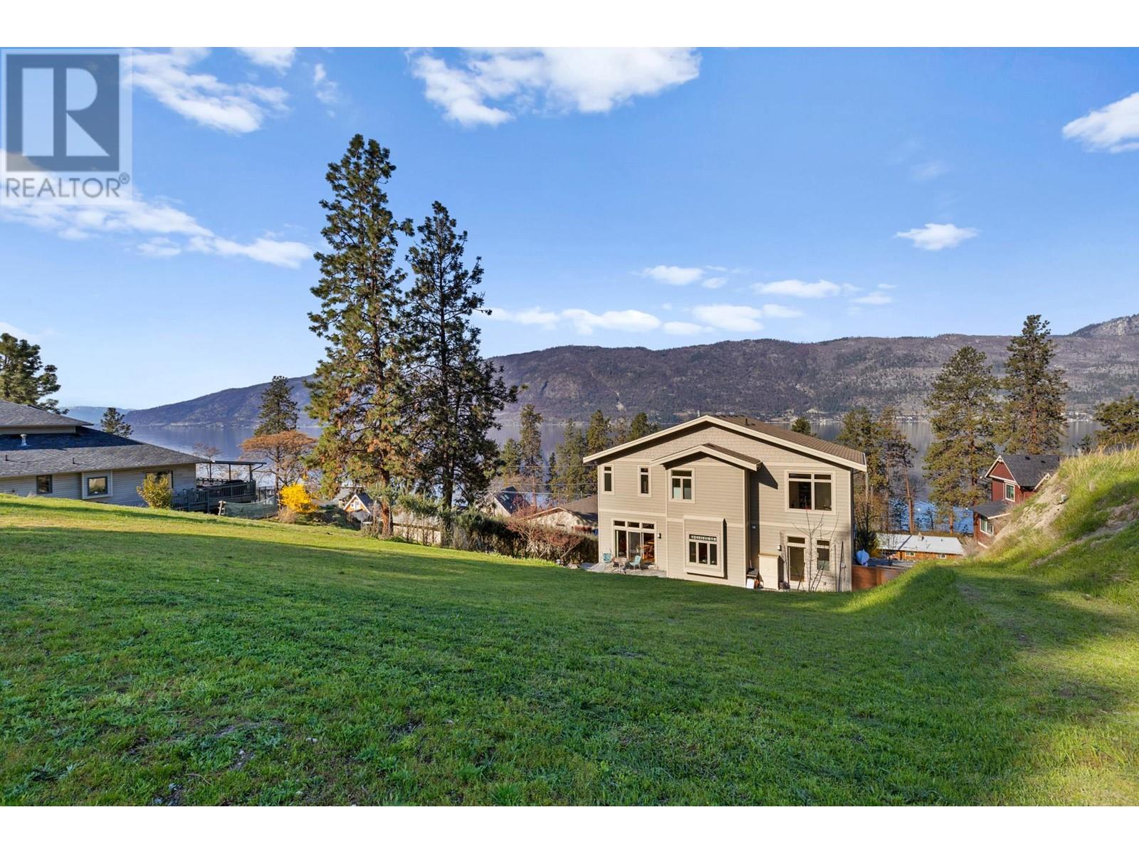 10989 Maddock Avenue, Lake Country