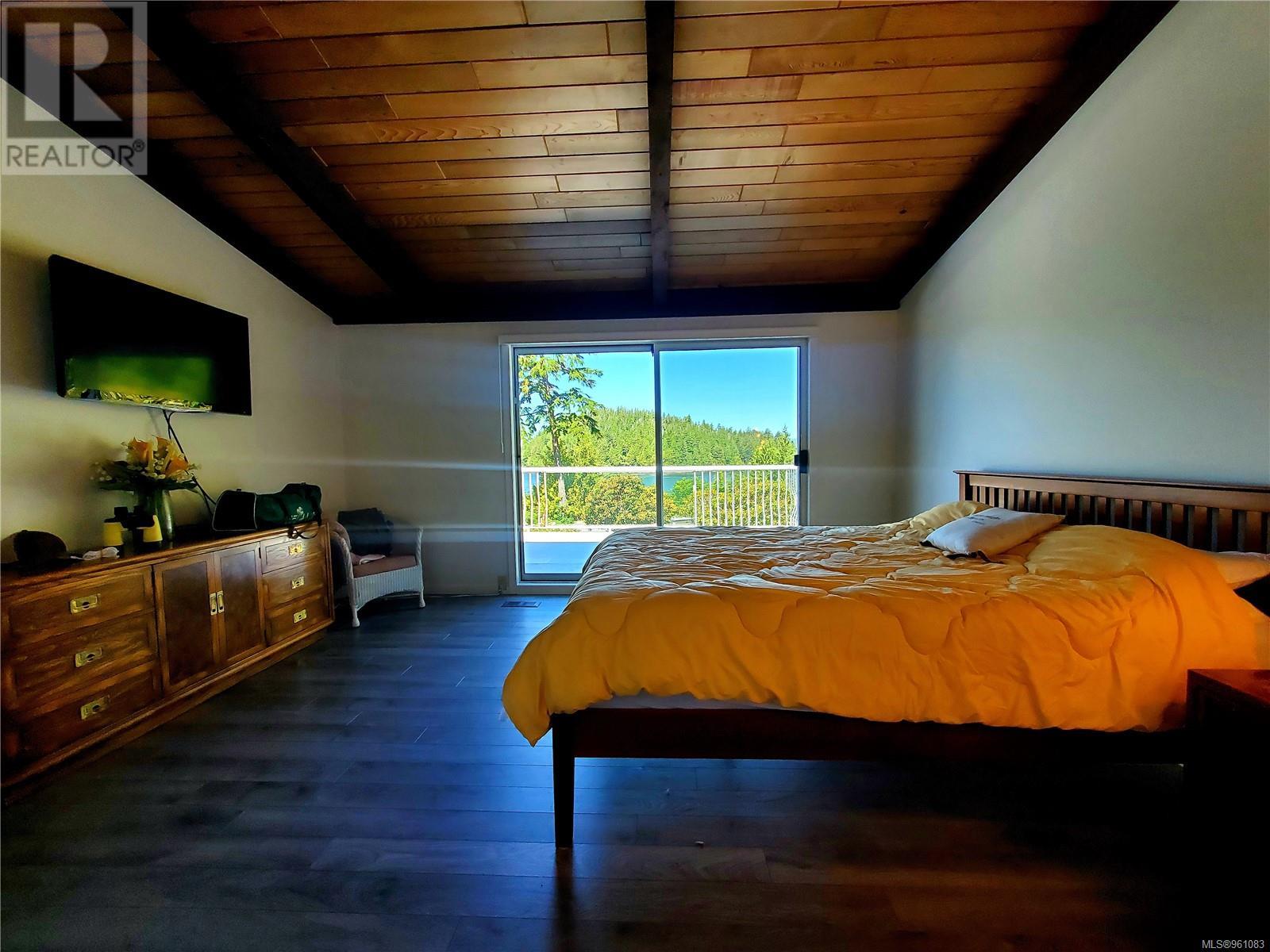 270 Cedar St, Tofino