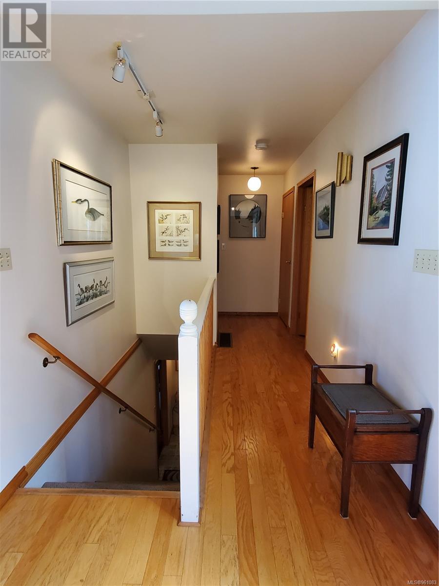 270 Cedar St, Tofino