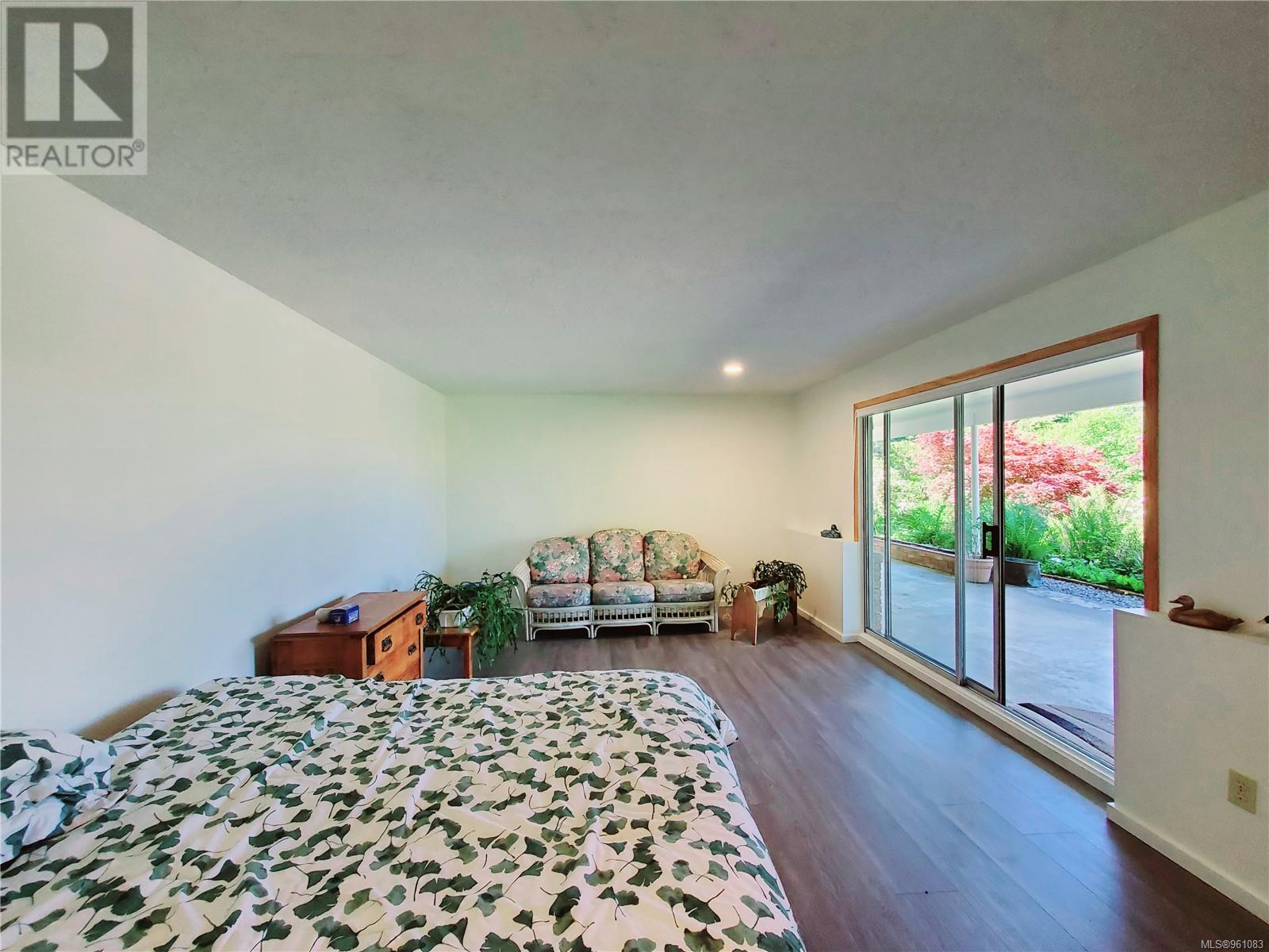 270 Cedar St, Tofino